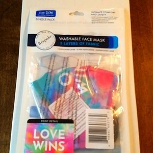 🆕️ Bespoke Washable face Mask "Love Wins" S/M